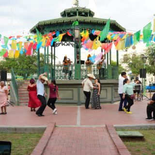 Fandango Huasteco se vivió con éxito, baile y música en la Plaza Juárez