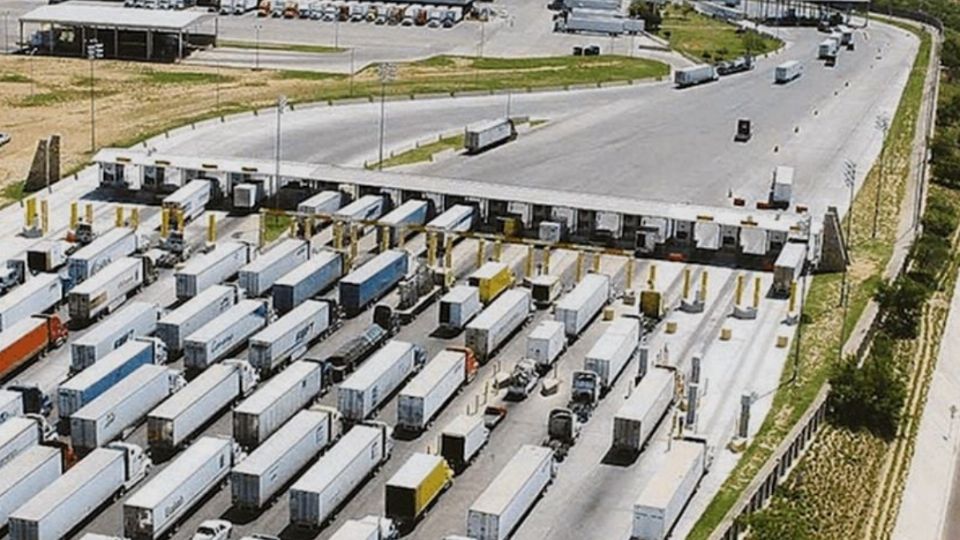 Cumple 26 años el Puente del Comercio Mundial