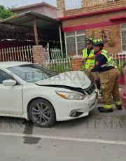 Foto descriptiva de: Nuevo Laredo: Mario se pasó el rojo por llevar a su esposa embarazada al hospital; chocó contra camioneta