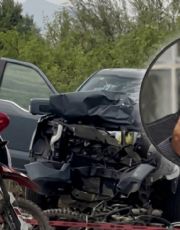 Foto descriptiva de: Motociclista muere en choque frontal contra camioneta donde iba Jaime Rodríguez 'El Bronco'