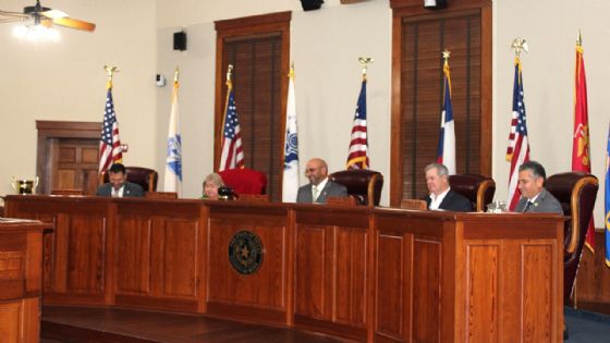 Corte de Comisionados  pide a los Texas Rangers investigar irregularidades en el Precinto 3