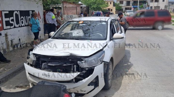 Conductor de DiDi choca contra auto en Nuevo Laredo; abuelitos resultaron lesionados