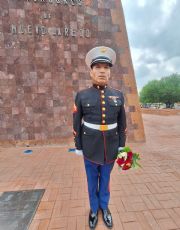 Foto descriptiva de: El 'Soldado Enamorado': personaje silencioso de Nuevo Laredo que sigue a la espera de su gran amor