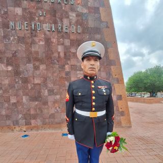 El 'Soldado Enamorado': personaje silencioso de Nuevo Laredo que sigue a la espera de su gran amor