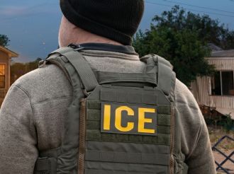 Extraditan a traficante de migrantes desde Brasil a Laredo; cobraba hasta 30 mil dólares por persona