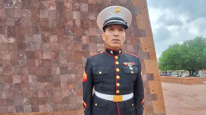 El 'Soldado Enamorado': personaje silencioso de Nuevo Laredo que sigue a la espera de su gran amor