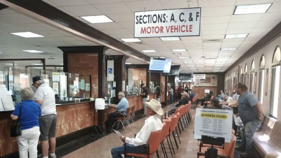 Condado de Web impedirá renovar placas a deudores de multas de tránsito