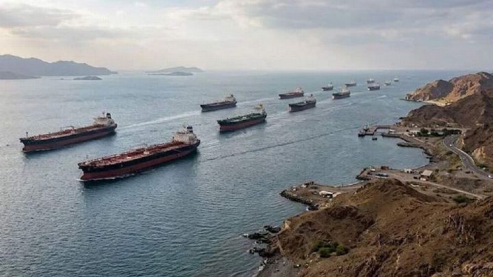 Irán reabre Ormuz; crudo se desploma