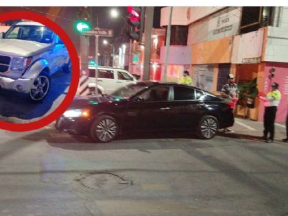 José se 'vuela' el rojo y se estrella contra Altima en Nuevo Laredo; andaba ebrio