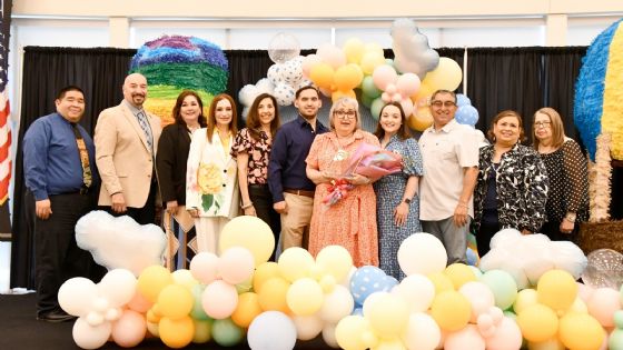 Reconocen a Ana Teresa García como la bibliotecaria del año