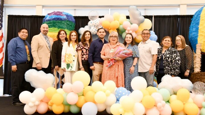 Reconocen a Ana Teresa García como la bibliotecaria del año