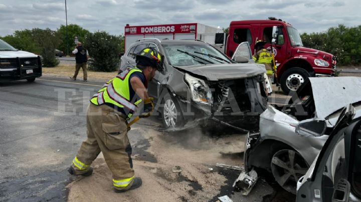 José Luis brinca el camellón y provoca choque frontal en Bulevar Colosio; su hijo de 13 termina grave