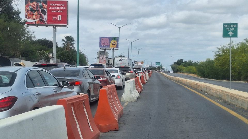 El Puente Juárez-Lincoln registra largas filas.