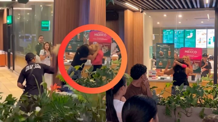 Esposa descubre a su pareja con la amante y la agarra a golpes en plena plaza comercial | VIDEO