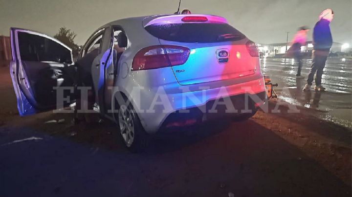 Pavimento mojado y falta de distancia provocan choque en el Segundo Anillo Periférico; conductor resulta lesionado