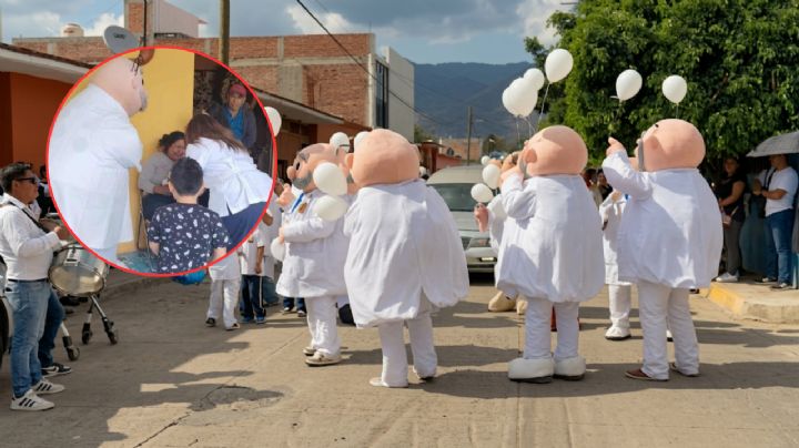 Niño fan del Dr. Simi muere en trágico accidente en Puerto Escondido; lo despiden 9 botargas en su funeral | VIDEO