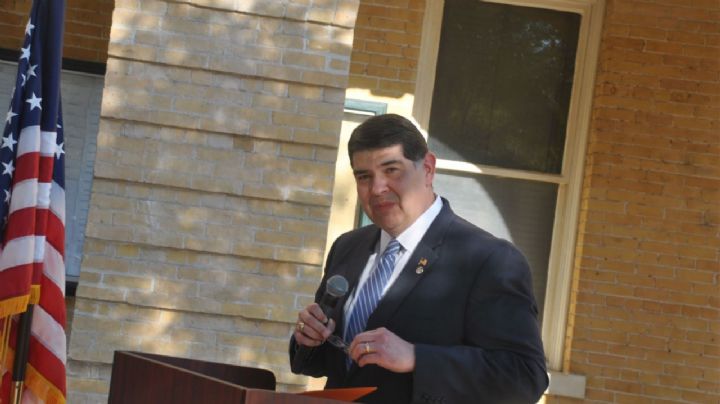 Llaman a registrarse para participar en elección de desempate del puesto de Juez de Condado en Webb