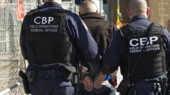 Usaron el acta de otro niño y los atraparon; detienen a tres por traslado ilegal de un menor en Texas