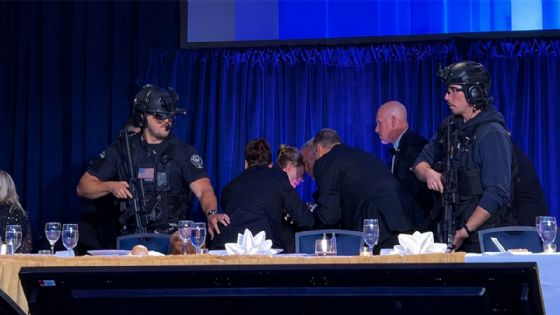 Retiran de emergencia a Donald Trump tras incidente de seguridad en cena de la Casa Blanca | VIDEO