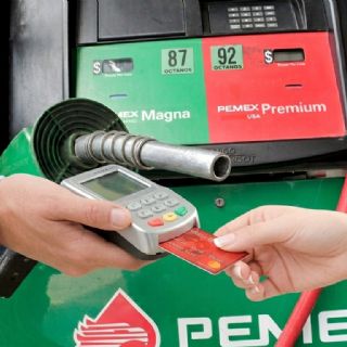 Gasolineras ya no aceptarán efectivo; ¿qué harán transportistas informales y trabajadores rurales?