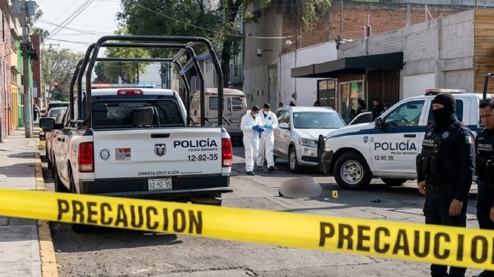 Asesinan a balazos a una mujer en plena vía pública; los atacantes huyeron
