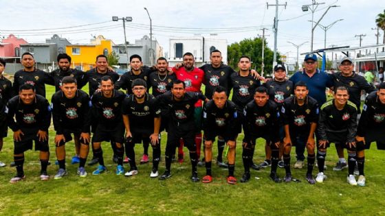 Lobos Negros vence a Básicas Lobos Monjas y gana duelo de hermanos en la Independiente Colosso