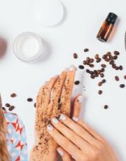 Foto descriptiva de: Mascarilla casera con café y azúcar: no solo huele delicioso, también tiene beneficios para la piel