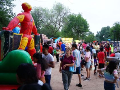 Celebran el Día del Niño en grande familias de Nuevo Laredo en el Parque Viveros