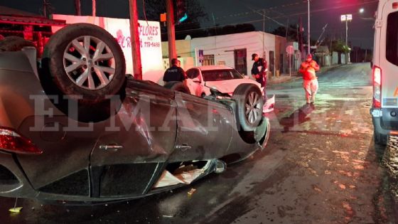 Choque con volcadura sacude madrugada en Nuevo Laredo; conductor ebrio se pasa luz roja