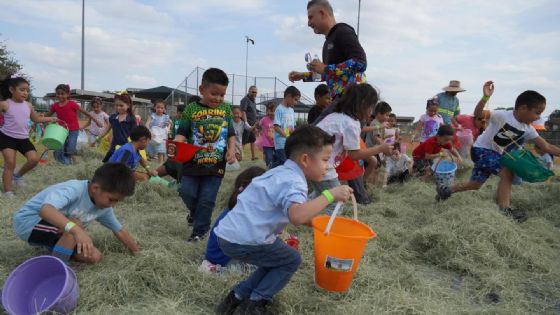 Cacería de canastas causa furor entre niños de Laredo; familias disfrutan fiesta de Pascua