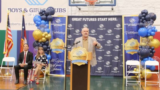 Carlos Y. Benavides III, toda su vida apoyando al club Boys and Girls Club de Laredo, Texas