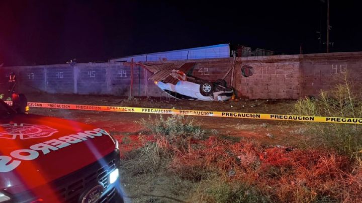 Jovencito muere en volcadura, su cuerpo sale volando del vehículo; era originario de Valles del Paraíso
