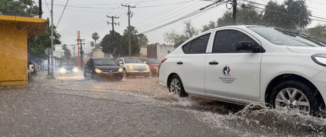Tormenta eléctrica en Nuevo Laredo: intensas lluvias, relámpagos y hasta granizo por Frente Frío 44