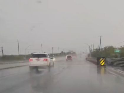 Intensas tormentas y granizo provocan incendios, inundaciones y apagones en Laredo | VIDEO