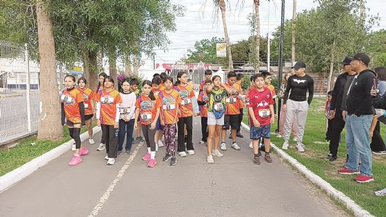 Realizan con gran éxito la Carrera Infantil Hiper Nike en el Parque Mendoza