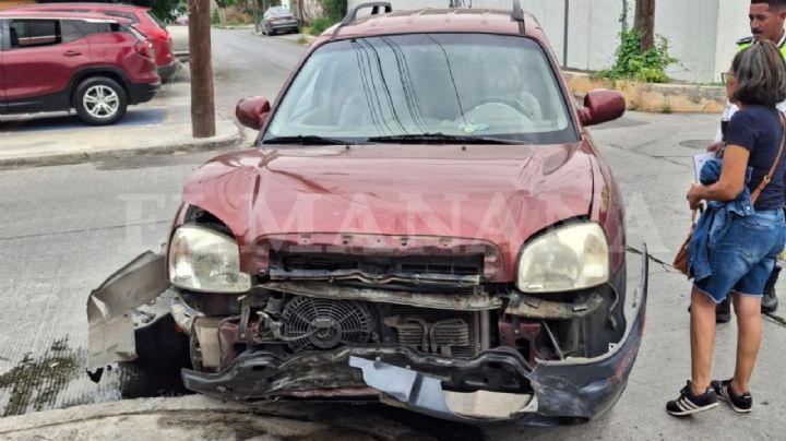 Aparatoso choque en Victoria y Riva Palacio deja un lesionado y 3 vehículos dañados