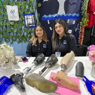 Alumnas del ITNLD crean prótesis de pierna reciclable y económica con impresión 3D